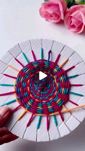 Child Crafts Ideas For Kids, Easy Yarn Crafts For Kids, New Craft Ideas For 2024, Weaving With Kids, 4h Project Ideas, Easy Art Activities For Kids, Kids Weaving Projects, Elderly Activities Crafts, Creative Ideas For Kids