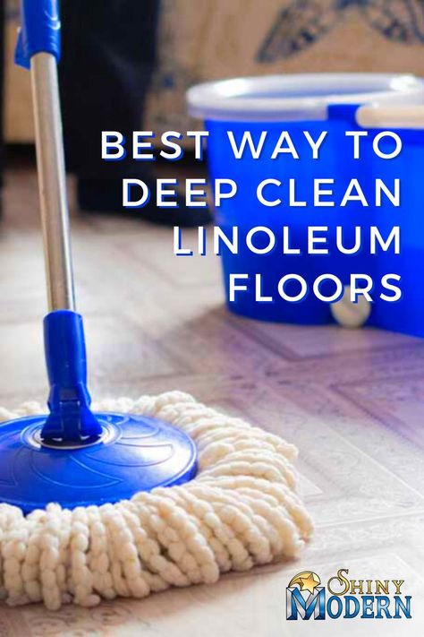 Linoleum Cleaner, Floor Cleaning Recipe, Clean Linoleum Floors, Linoleum Kitchen Floors, Clean Bathroom Floor, Best Floor Cleaner, Floor Cleaner Recipes, Floor Cleaning Hacks, Diy Floor Cleaner