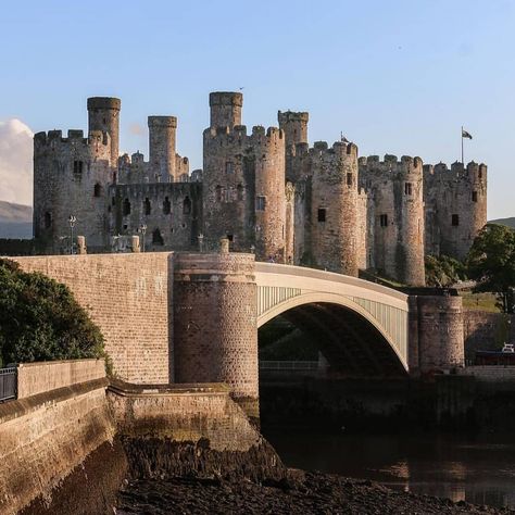 Conwy Castle, North Wales. Conwy Castle, Dream Architecture, Welsh Castles, Castles In Wales, Visit Wales, Beautiful Castles, Travel Brochure, North Wales, Travel Items