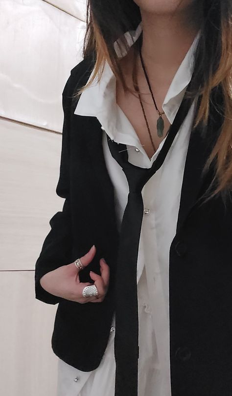 aesthetic crystals crystal necklace urban outfitters top white shirt oversized blazer black tie rings White Shirt And Black Tie Aesthetic, White Shirt Outfit Women Aesthetic, White Shirt With Necklace, Shirt With Tie Aesthetic, White Tie Outfits For Women, Womens Shirt And Tie Outfit, Women In Shirt And Tie, Women Tie Outfit Aesthetic, Black Oversized Button Up