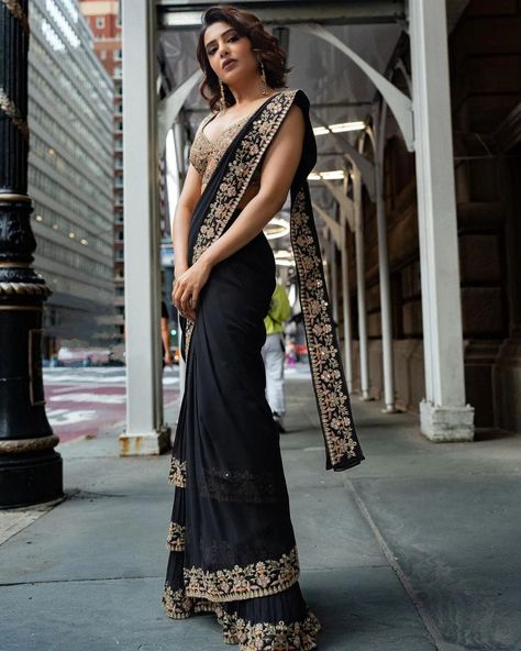 Samantha Ruth Prabhu in Black Saree Sleeveless Blouse 1 Black Sari, Samantha Ruth Prabhu, Sarees For Girls, Samantha Ruth, Ruffle Saree, Ready To Wear Saree, Black Saree, Ruffles Fashion, Embellished Blouse