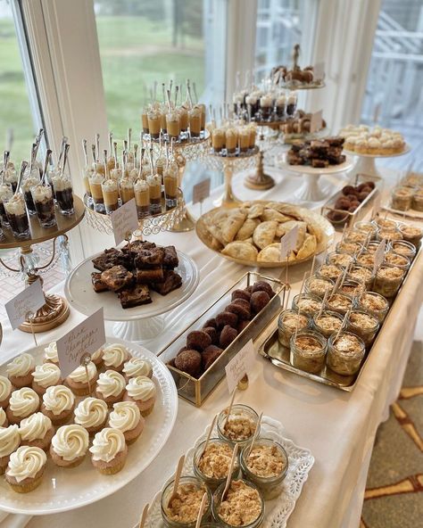 Wedding Eating Table Ideas, Wedding Food Ideas Dessert, Cake And Dessert Table Display, Autumn Wedding Dessert Table, Engagement Party Buffet Table, Engagement Desert Table Ideas, Engagement Desert Table, Snack Table Ideas Wedding, Gala Dessert Table