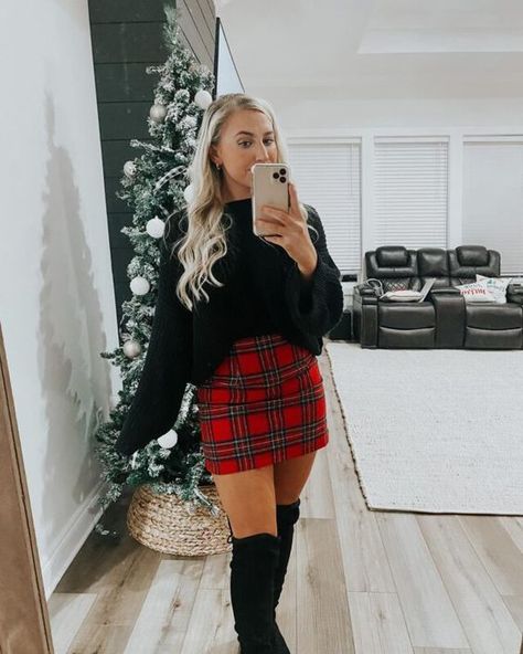 Christmas Outfits Ideas Women Dressing On Christmas Day Holidays Outfits Trendy Christmas Outfits, Christmas Outfits Dressy, Christmas Fashion Outfits, Xmas Party Outfits, Christmas Outfit Inspiration, Christmas Outfit Casual, Leni Klum, Christmas Outfit Ideas, Holiday Outfits Christmas