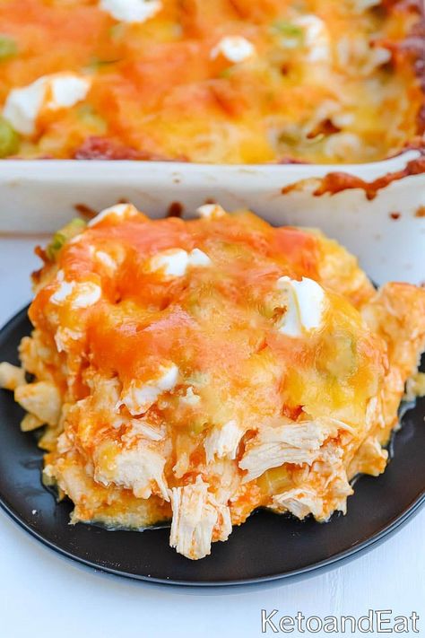 Keto Buffalo Chicken Casserole - Low Carb Recipe Low Carb Buffalo Chicken Casserole, Keto Buffalo Chicken Casserole, Low Carb Buffalo Chicken, Keto Buffalo Chicken, Buffalo Chicken Casserole, Chocolate Lasagna, Chicken Cauliflower, Keto Casserole, Low Carb Recipe