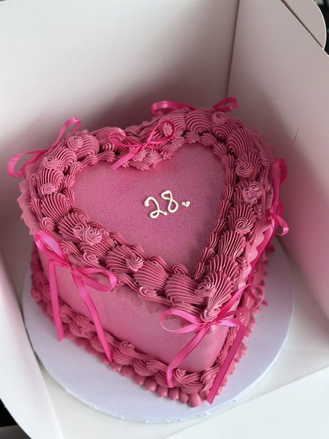 Pink Heart Cake, 28th Birthday Cake, 22nd Birthday Cakes, Pink Birthday Cakes, Birthday Post Instagram, 28th Birthday, 24th Birthday, February Birthday, 22nd Birthday