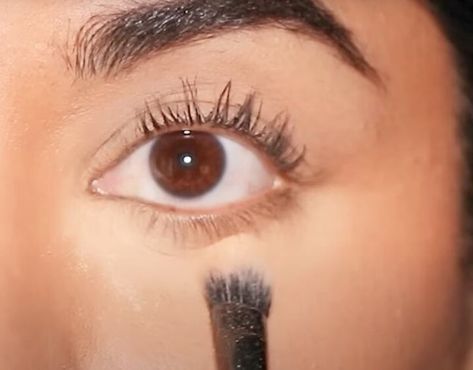 Why is it always when we’re in a rush to get out that we’re most likely to smudge our mascara? Try my top three tips for how to stop mascara from smudging under your eyes and you’ll never have to worry about it again. Keep Mascara From Smudging Under Eyes, How To Prevent Mascara From Smudging, How To Stop Mascara From Smudging, Mascara Smudges Under Eyes, Mascara Under Eyes, How To Keep Mascara From Under Eyes, Drugstore Mascara, Dark Rings, Easy Hacks