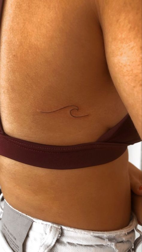 Wave Tattoo Side Ribs, Wave On Ribs Tattoo, Aesthetic Wave Tattoo, Cute Wave Tattoos, Minimalistic Wave Tattoo, Wave Tattoo Women, Dainty Wave Tattoo, Wave Tattoo Fine Line, Wave Tatoos Woman