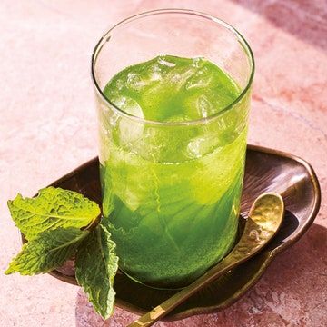 The Best Lemonade, Good Lemonade Recipe, Mint Lemonade Recipe, Green Lemonade, Mint Drink, Lemon And Mint, Best Lemonade, Mint Lemonade, Middle Eastern Dishes