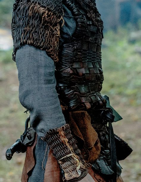 vikinks: “ Vikings | Costume appreciation ” Vikings Costume, Viking Aesthetic, Yennefer Of Vengerberg, Armadura Medieval, Throne Of Glass, Fantasy Aesthetic, High Fantasy, Medieval Fantasy, How To Train Your Dragon