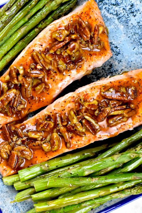 Sweet, salty, buttery, crunchy and just a tad bit spicy. This maple pecan salmon is a great for a quick weeknight dinner, but can also impress your guests! Maple Pecan Salmon, Pecan Salmon, Sheet Meals, Easy Fall Dinner Recipes, Pecan Crusted Salmon, Easy Fall Dinners, Autoimmune Paleo Recipes, Sheet Pan Suppers, Sheet Pan Dinners Recipes