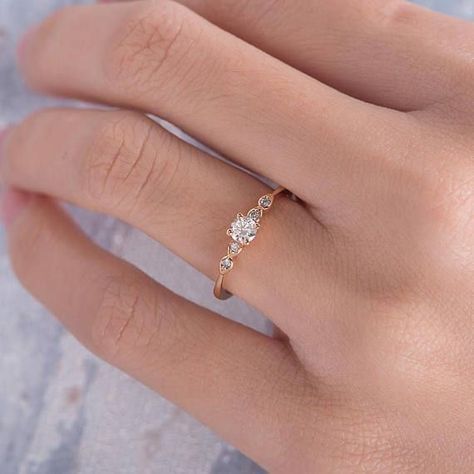 Rose Gold Diamond Ring Engagement, Cute Engagement Rings, Engagement Ring Rose Gold, Dream Engagement Rings, Ring Rose Gold, Rose Engagement Ring, Rose Gold Engagement, Engagement Ring Cuts, Rose Gold Engagement Ring