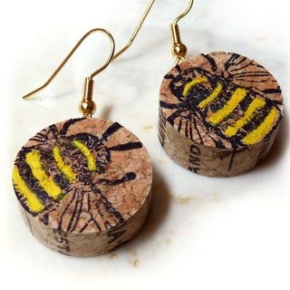 Wine Cork Jewelry, Wine Cork Projects, Cork Crafts Diy, Wine Cork Diy Crafts, Wine Cork Diy, Cork Jewelry, Cork Ornaments, Cork Projects, Cork Earrings