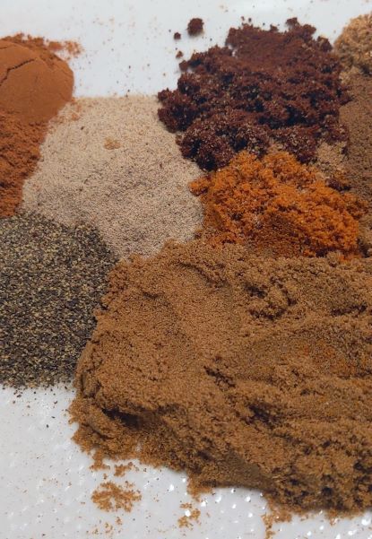 Baharat (Lebanese 7 Spice) Lebanese 7 Spice Blend, Dry Rub For Chicken, 7 Spice, Canned Beans, Spice Grinder, Spice Recipes, White Pepper, Low Fat Recipes, Breakfast Brunch Recipes