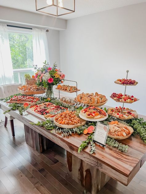 Buffet Food Table Ideas Decor, Hors D’oeuvres Table Set Up, Wedding Horderves Table, Dinner Party Grazing Table, Brunch Grazing Table Ideas Diy, Elegant Snack Table, Afternoon Tea Buffet Table, Food Party Set Up, Wedding Food Table Display