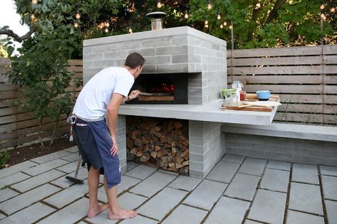 Seattle Backyard, Brick Pizza Oven Outdoor, Pizza Oven Plans, Outdoor Fireplace Pizza Oven, Pizza Oven Outdoor Diy, Backyard Pizza Oven, Build A Pizza Oven, Backyard Bbq Grill, Pizza Oven Outdoor Kitchen