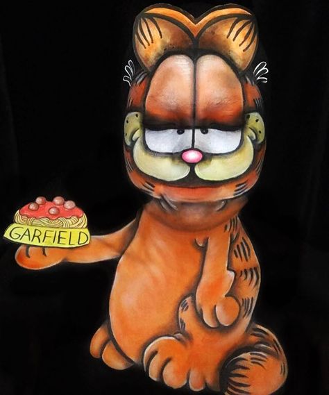 SFX MAKEUP♥BODYPAINT♥COSPLAY on Instagram: “GARFIELD 😼🧡🍝 follow me for more makeup transformations! . Garfield was requested on @tiktok but when I finished painting him, I wasn’t... . #garfield #garfieldthecat #makeup #halloweenmakeup #bodypaint #facepaint #cartoonart #tiktok #sfx #instagrammakeup Garfield Face Paint, Garfield Makeup, Garfield Cosplay, Garfield House, Halloween Costumes Makeup, Makeup Transformation, Sfx Makeup, Instagram Makeup, Facepaint