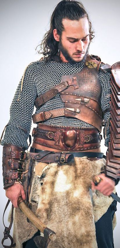 Larp Barbarian, Celtic Armor, Fair Fits, Steampunk Arm, Dread Pirate Roberts, Light Armor, Viking Medieval, Leather Armour, Armor Ideas