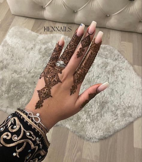 Henna Mehndi Designs, Moroccan Henna, Henna Style Tattoos, Jagua Henna, Henna Nails, Henna Inspired Tattoos, Organic Henna, Finger Henna Designs, Eid Henna