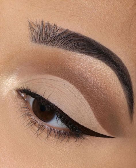 soft cut crease makeup, glam winter makeup looks, easy winter makeup looks, winter makeup looks natural, winter makeup trends 2021, 2021 makeup looks, fall makeup looks, winter makeup looks for dark skin, fall/winter makeup trends 2021, winter  makeup colors 2021 Nude Cut Crease Makeup, Fall Makeup 2022, Soft Cut Crease Makeup, Soft Cut Crease, Eyeshadow Crease, Cut Crease Eye Makeup, Maquillage Yeux Cut Crease, Eye Makeup Cut Crease, 2021 Makeup