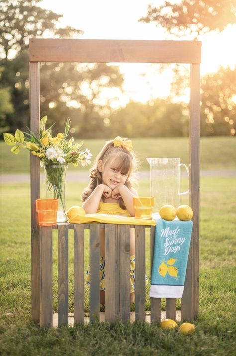 Lemonade stand, lemonade minisession, golden hour, minisession ideas, lemons, summer minisession ideas, Stand Photoshoot, Lemonade Stand Photo Shoot, Mini Session Ideas, Photography Mini Sessions, Lemonade Stand, Dramatic Play, Mini Session, Mini Sessions, Summer Kids