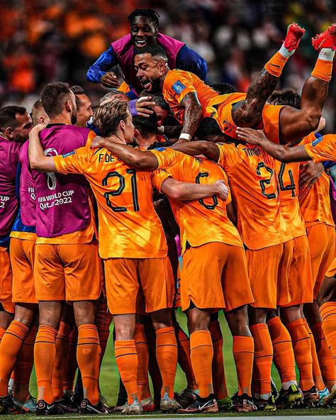 NETHERLANDS ARE THE FIRST TEAM THROUGH TO THE QUARTER-FINALS 🏆 Netherlands World Cup, Manchester City Wallpaper, Word Cup, Memphis Depay, Real Madrid Wallpapers, Madrid Wallpaper, Association Football, World Cup 2022, City Wallpaper