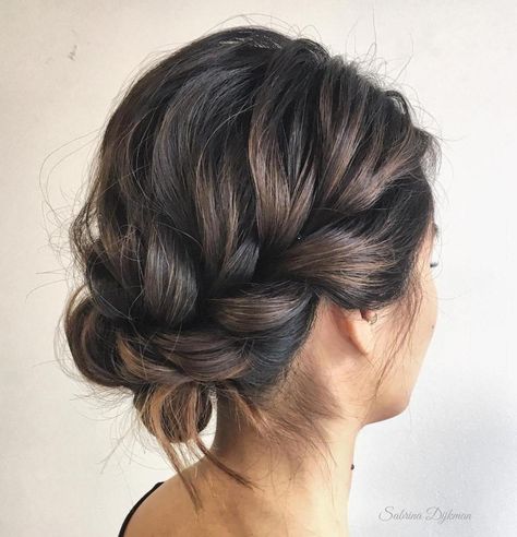 Messy Braided Updo Arcade Wedding, Hair Doos, Easy Updo Hairstyles, Simple Hairstyles, Short Hair Trends, Up Dos For Medium Hair, Medium Short Hair, Fishtail Braid, Updos For Medium Length Hair