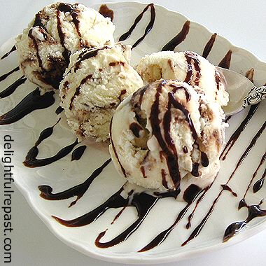 Fudge Ripple Ice Cream - A Simple No-Cook Ice Cream for Summer / www.delightfulrepast.com Kitchenaid Ice Cream Maker, Gelato Maker, Chocolate Sauce Recipes, Swirl Ice Cream, Fudge Ice Cream, Easy Ice Cream Recipe, Vanilla Ice Cream Recipe, Ice Cream Maker Recipes, Yogurt Ice Cream