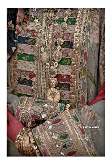 Sabyasachi Collection, Albanian Clothing, New Dress Pattern, Sabyasachi Mukherjee, Afghani Clothes, Bridal Songs, Bridal Applique, Cute Casual Dresses, Indian Saree Blouses Designs