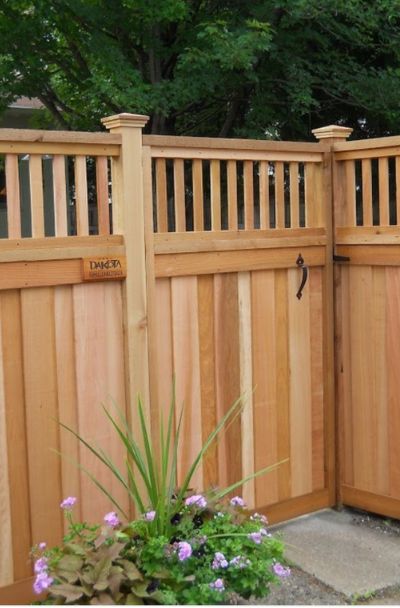 Privacy Fence Ideas, Wood Fence Design, Wood Privacy Fence, Modern Fence Design, Privacy Fence Designs, Types Of Fences, Fence Styles, Front Yard Fence, Privacy Fences