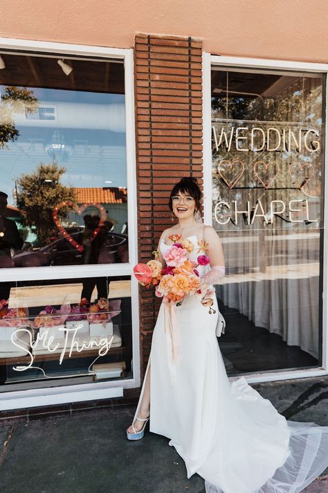 Pink Las Vegas wedding at Sure Thing Chapel | Real Weddings | 100 Layer Cake Pink Vegas Wedding, Amy Lee Hair, Vegas Wedding Party, Vegas Wedding Bouquet, Pink Las Vegas, Vegas Vibes, Vegas Wedding Dress, Wedding Chapels, Las Vegas Wedding Chapel