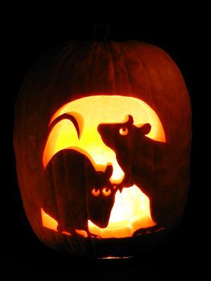 Rat Pumpkin Carving Ideas, Rat Pumpkin Carving, Animal Pumpkin Carving Ideas, Mouse Pumpkin Carving, Rat Pumpkin, Pumpkin Sculpting, Scary Pumpkins, Halloween Pumpkin Crafts, Cute Pumpkin Carving