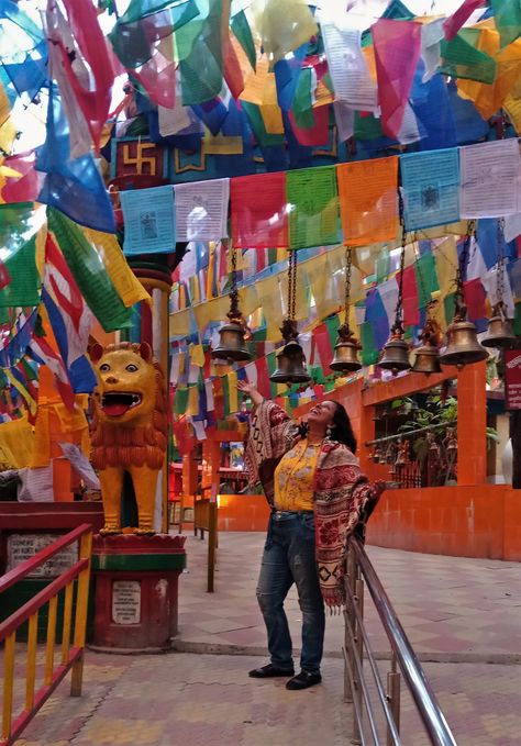 #mahakaltemple #darjeeling #india #travel Darjeeling Photography Ideas, Darjeeling Photography Pose, Darjeeling Outfit Ideas, Darjeeling Photography, Darjeeling Aesthetic, Travel Pose, Stylish Photo, Travel Pictures Poses, Pictures Poses