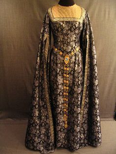 museum 1300's Fashion | Gown Medieval, grey blue floral Medieval Knitting, 1300s Fashion, Gaun Abad Pertengahan, Costume Venitien, Medieval Gown, Fashion Gowns, Medieval Costume, Fantasy Gowns, Medieval Clothing