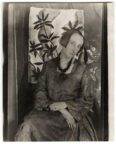 Edith Sitwell, 9 December, Cecil Beaton, Women Writers, Bad Picture, Annie Leibovitz, Multiple Exposure, Richard Avedon, Women's History