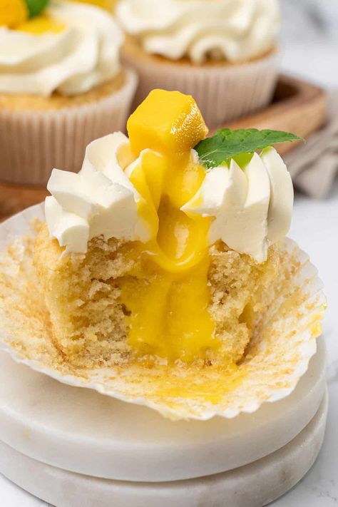 A half Mango Cupcake. Mango Filling For Cupcakes, Mango Filling For Cake, Mango Filling, Cupcakes Rellenos, Swiss Meringue Buttercream Frosting, Mango Cupcakes, Meringue Buttercream Frosting, Mango Curd, Baking Therapy