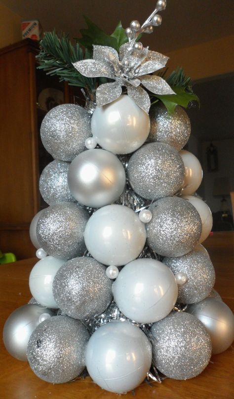 Christmas Balls Tree, Ornament Arrangement Ideas, Things To Do With Christmas Balls, Christmas Ball Crafts Ideas, Christmas Tree Out Of Ornaments, Christmas Tree Made Out Of Ornaments, Christmas Tree Made From Ornaments, Christmas Tree Made Of Ornaments, Ornament Tree Diy How To Make