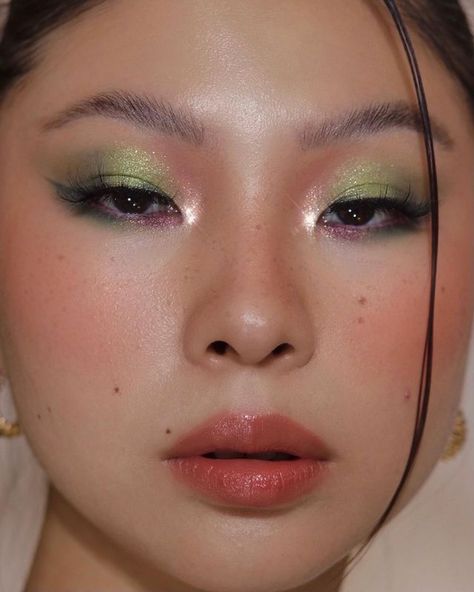 Tinkerbell Makeup, Green Eyeshadow Looks, Green Eyeshadow Look, Cute Eyeshadow Looks, Makeup News, Birthday Makeup, Ethereal Makeup, Green Makeup, Pinterest Makeup