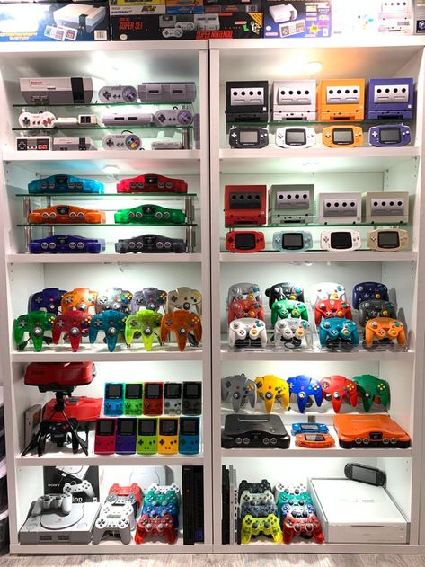 Nintendo Room, Video Game Organization, Video Game Storage, Small Game Rooms, Retro Games Room, Nerd Room, Video Game Collection, Video Game Room Design, Gaming Setups