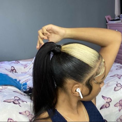 Side Skunk Stripe Hair, Platinum Blonde Skunk Stripe, Black Hair With Skunk Stripe, Sunk Stripes Hair, Skunk Stripe Straight Hair, Skunk Stripe Ponytail, Skunk Stripe Black Women, Skunk Strip, Blonde Skunk Stripe