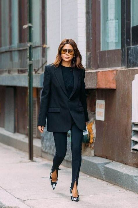 Black Blazer Street Style, Christine Centenera, Blazer Street Style, Outfits Edgy, Woman In Black, Popsugar Fashion, Looks Street Style, Looks Black, Black Women Fashion