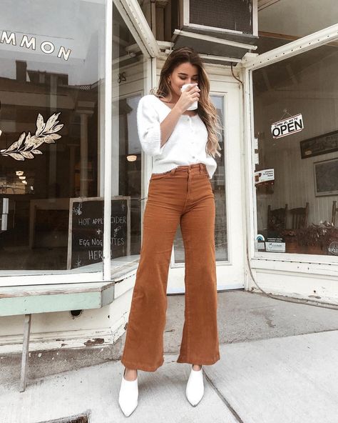 . Corduroy Tan Pants Outfit, Rust Flare Pants Outfit, How To Wear Brown Corduroy Pants, Western Corduroy Pants Outfit, Rust Courdoroy Pants Outfit, Tan Cordoury Pants Outfit, Light Brown Courdory Pants Outfit, Black Flare Corduroy Pants Outfit, Green Cordoury Pants Outfit Women