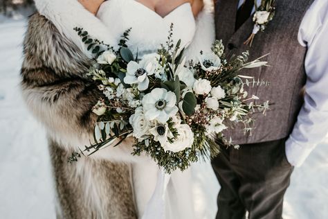 Winter Wedding Bouquet Evergreen, Anemone Bridal Bouquet, Winter Mountain Wedding, Bridal Bouquet White, White Anemones, Anemone Bouquet, White Spray Roses, Winter Centerpieces, Weddings Gifts