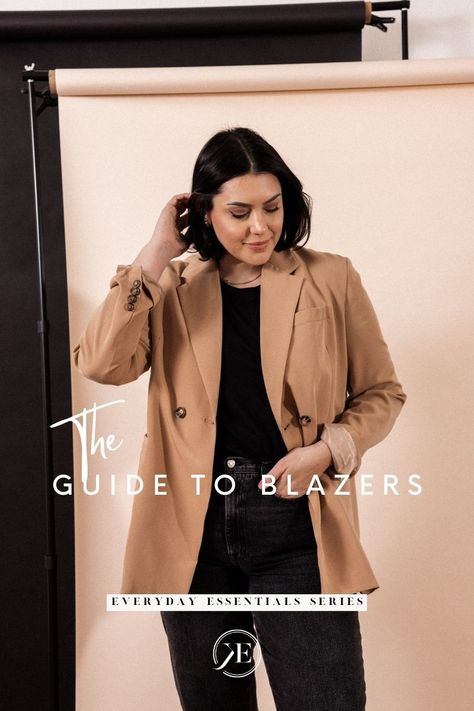 The complete guide to blazers - what to wear when. Sleeve Length Guide, Types Of Blazers, Travel Blazer, How To Wear Blazers, Kendi Everyday, Best Blazer, Work Trousers, Classic Blazer, Knit Blazer