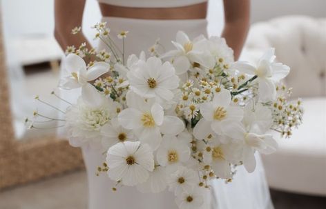 Bridesmaid With One Flower, White Cosmos Wedding Bouquet, White Cosmos Bouquet, Cosmos Bridal Bouquet, Cosmos Wedding Bouquet, Cosmos Wedding, Cosmos Bouquet, Daisy Wedding Bouquet, Chamomile Bouquet