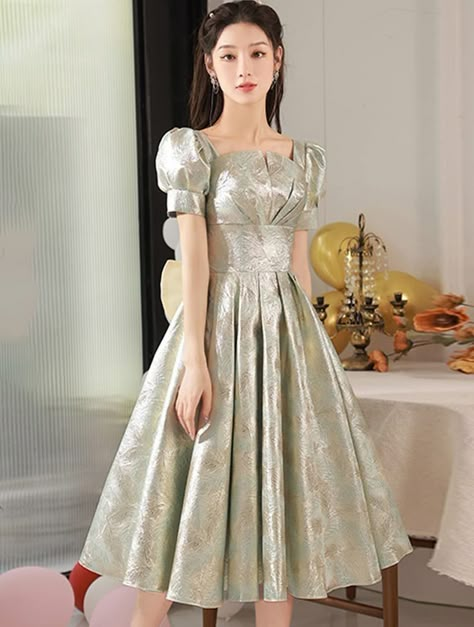 Gaun,
Gaun cantik,
Gaun satin,
Gaun pesta,
Gaun kebaya modern,
Gaun elegan,
Gaun wisuda,
Gaun satin bridesmaid,
Gaun malam,
Gaun hijab,
Gaun vintage,
Gaun wedding,
Gaun koktail,
Gaun batik pesta modern, Sunday Dress Outfit, Sunday Dresses, Debutante Dresses, Gaun Koktail, Women Dresses Casual Summer, Asian Style Dress, Party Midi Dress, Juniors Dresses, Fashion Dresses Formal