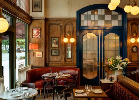 In Detroit, a French Brasserie That Feels Like a Portal to Paris - The New York Times Cocktail Bar Design, Detroit Restaurants, Bar Deco, Book Tower, Parisian Bistro, Dining Sofa, New York Architecture, Art Nouveau Tiles, French Restaurants