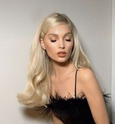 Blonde Hair Inspiration, Pretty Princess, Hair Stylies, Penteado Cabelo Curto, Hair Stylist Life, Hair Inspo Color, American Beauty, Wedding Hair And Makeup, Aesthetic Hair