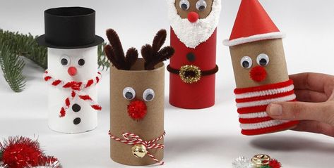 Knutselidee: kerstfiguren van kartonnen kokers met versieringen Kunst For Barn, Xmas Art, Christmas Figures, Preschool Christmas Crafts, Christmas Arts And Crafts, Noel Diy, Paper Roll Crafts, Preschool Christmas, Xmas Diy