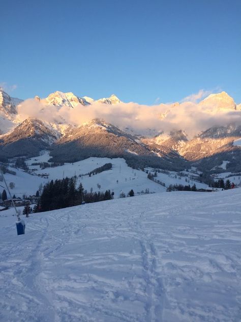 Austria Skiing Aesthetic, Ski Pictures Ideas, Ski Austria, Austria Mountains, Snowboarding Aesthetic, Skiing Aesthetic, Ski Aesthetic, Mountains Snow, Snow Trip