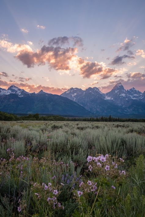 Nature Story, Landscape Photography Tips, Mountain Photos, Landscape Photography Nature, Alam Yang Indah, Beautiful Sky, Nature Aesthetic, Pretty Places, Nature Wallpaper